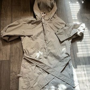 Women’s rain jacket